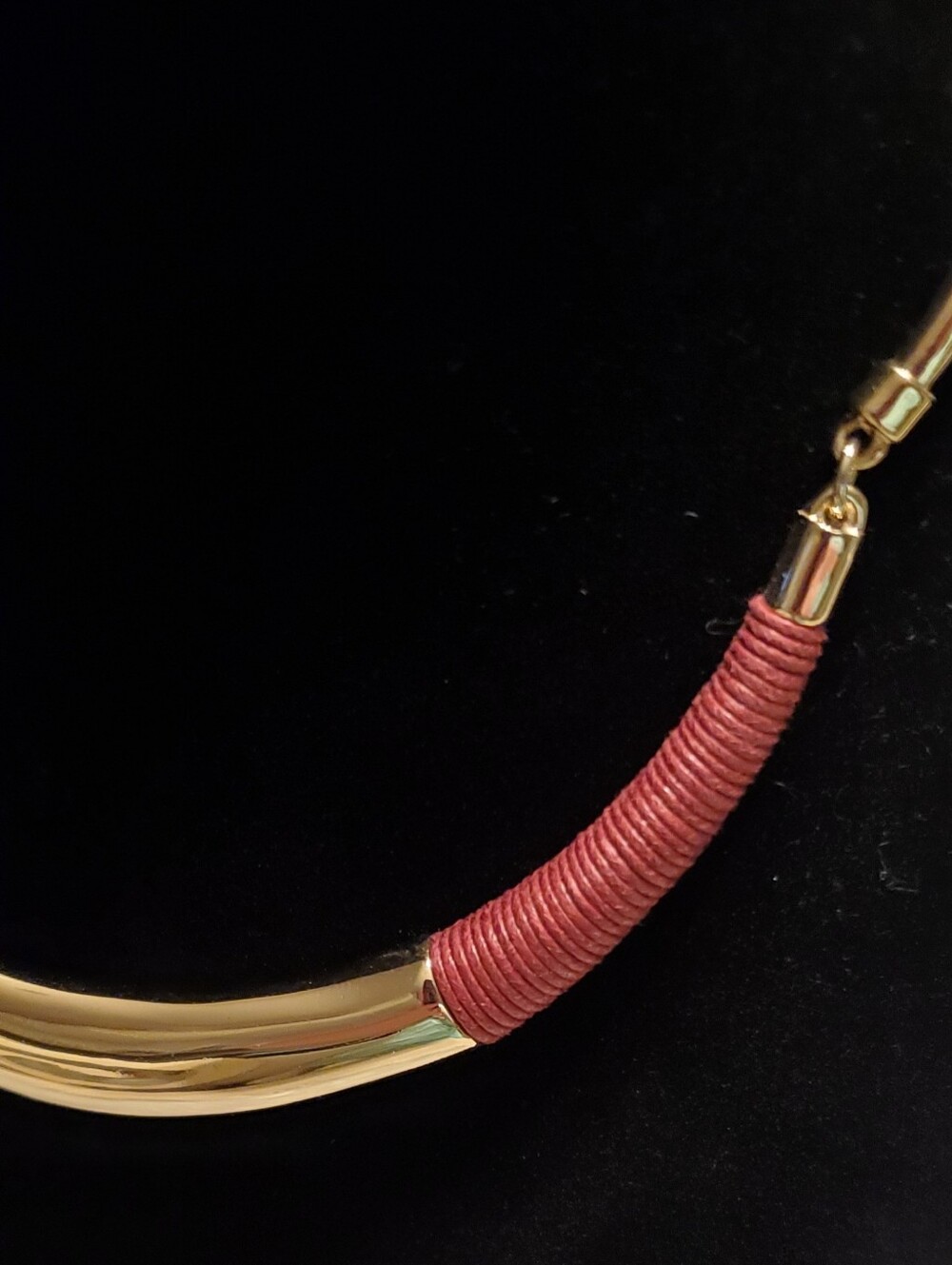 WHBM Gold Tone Collar Statement Necklace Rust Burgundy Wrapped Accent NWOT - Picture 2 of 5